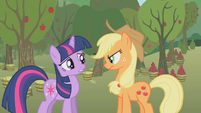 Twilight and Applejack -um, no-- S1E04