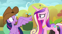 Twilight waving at Cadance with her wing S7E22