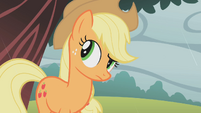 Applejack looking behind S01E08