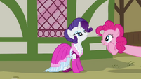 Pinkie Pie gasp in front of Rarity S3E3