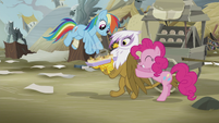 Rainbow and Pinkie encouraging Gilda S5E8