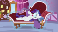 Rarity collapses on her fainting couch S6E22