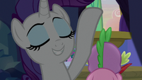 Rarity flipping her mane S9E19