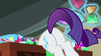 Rarity tosses gems out of the box S9E19