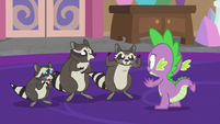 Smoky and family chittering to Spike S8E4