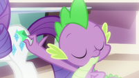 Spike disapproves of the green gem S9E19