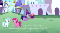Filly Twilight reads S2E25