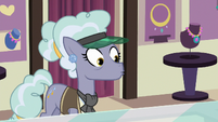 Jeweler Pony notices Trixie's cinnamon nuts S7E2