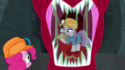 Maud Pie inside the mouth of a quarray eel S7E4