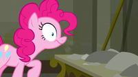 Pinkie smells the dust S6E9