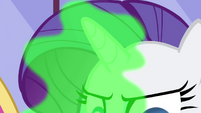 Rarity's horn being affected by the spell S4E23