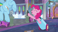 S08E01 Pinkie Pie ''studenci pokochają''