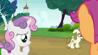 Sweetie Belle observing sad Zipporwhill S7E6