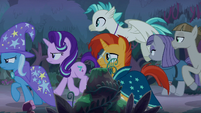 Trixie and friends going to the left S9E11