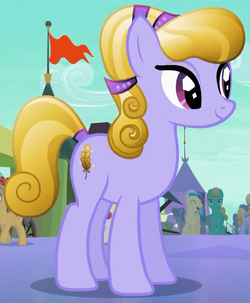 Amber Waves cheerful ID S3E01.png