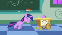 Filly Twilight struggling to use her magic 2 S1E23