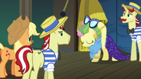 Fluttershy removes her Impossibly Rich disguise S6E20