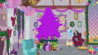 Purple goo covers Hearth's Warming tree S8E16