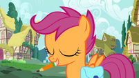Scootaloo with a pen in her mouth S01E18
