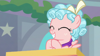 Cozy Glow clapping her hooves S8E25
