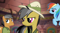 Daring Do glares at Quibble Pants S6E13