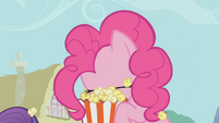 Pinkie Pie om nom nom S01E04