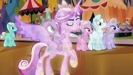 Princesa cadence y spike de cristal