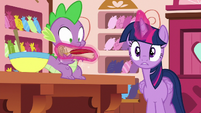 Twilight giving him a scroll and quill yet again S6E22