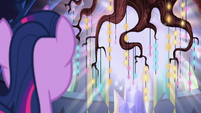 Twilight looking at the chandelier S5E3