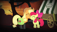 Applejack and Apple Bloom reconciled S4E17