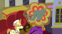 Interior decorator pony levitates Tasty Treat sign S6E12