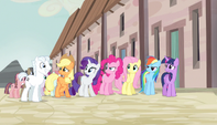 Mane Six uncomfortable next to Double Diamond S5E1