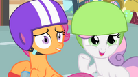 Scootaloo freaked out, Sweetie Belle "she's just being Pinkie Pie" S01E23