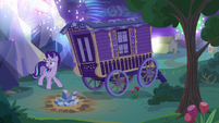 Starlight worrying about the fireworks' noise S6E25