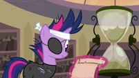 Twilight reading the scroll S02E20
