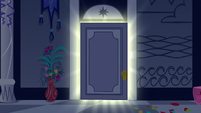 Glowing Gala door S5E7