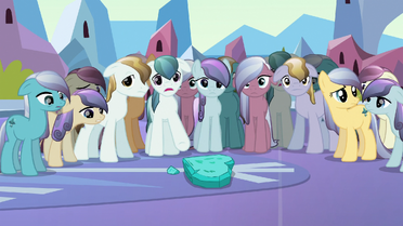 Ponis De Cristal My Little Pony La Magia De La Amistad Wiki Fandom Equestria es gobernado por laprincesa celestia, la princesa luna, la princesa twilight y la princesa cadance. ponis de cristal my little pony la
