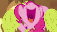 Pinkie Pie cheering loudly S7E2