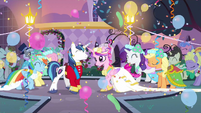 Rarity dance S2E26