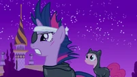 Twilight sneaking around S2E20