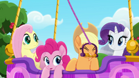 Applejack pulling the balloon's burner cord MLPRR