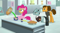 Pinkie Pie covered in apple pie filling S9E14
