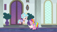 Rainbow Harmony nodding to Cozy Glow S8E25