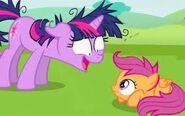 S02E03 Scootaloo kuli się przed Twilight