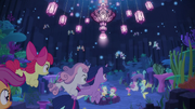 Twilight and the Crusaders swimming in Seaquestria S8E6