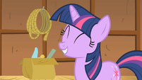 Twilight giggly S01E18