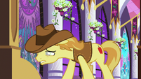 Braeburn appears weak before main cast S9E17