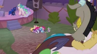 Discord observes Mane Six from above S9E17