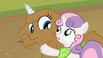 Sweetie Belle noticing horn S2E05