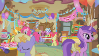 Apple Bloom at the party S01E12